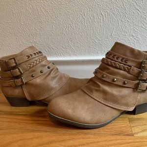 Rampage Triple Buckle Ankle Boot In Tan Size 9.5